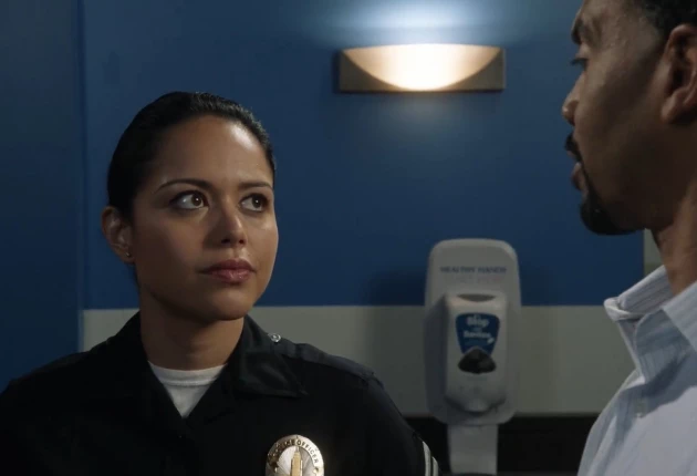 Кадр из 8 сезона сериала Новичок / Новобранец