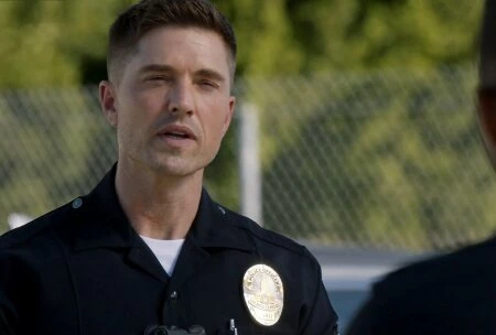 Кадр из сериала Новичок / Новобранец