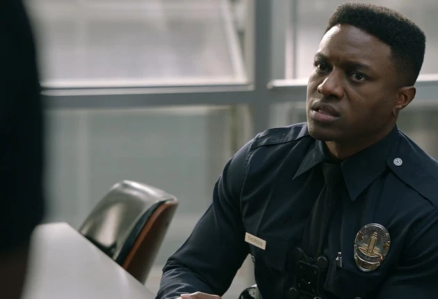 Кадр из 8 сезона сериала Новичок / Новобранец